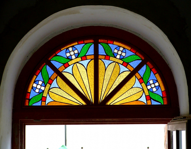 Икона из стекла для оконного проёма